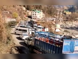 उत्तराखंड में वाहन बढ़े पर सड़कों की चौड़ाई नहीं, जाम में घंटों फंसे रहते हैं लोग, कब मिलेगी ट्रैफिक से निजात