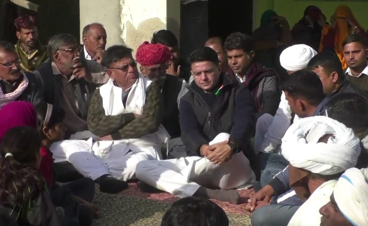 टोंक पहुंचे पायलट, मृतक छात्र के परिवार से मिले, 6 दिन पहले कुंए में लटका मिला था नाबालिग