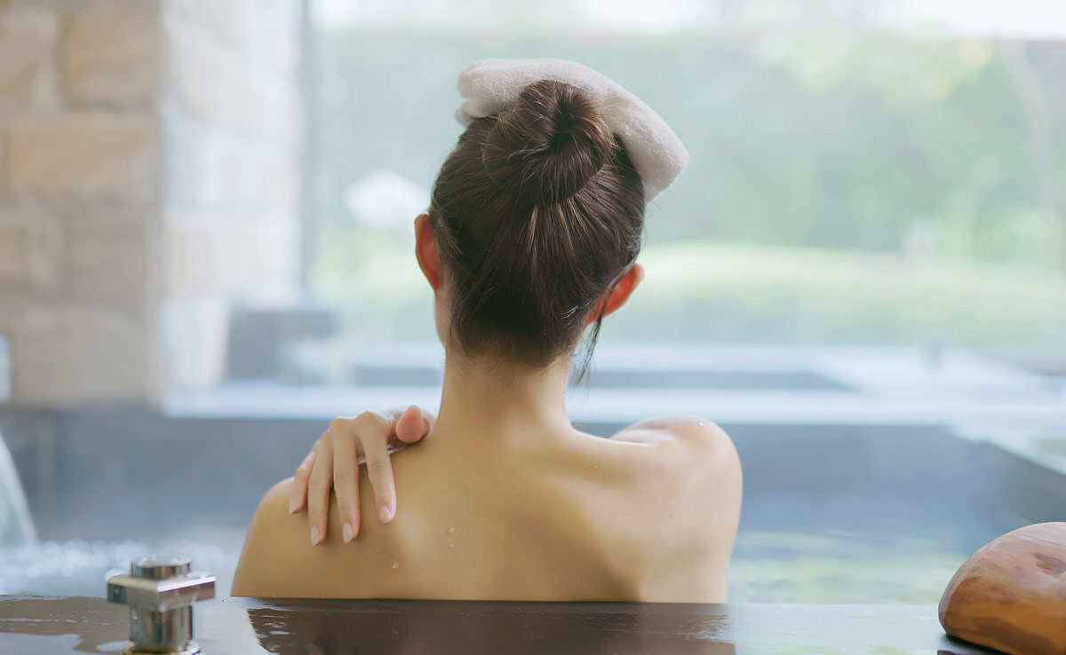 कड़ाके की इस ठंड में रोज सोचते हैं नहाना चाहिए या नहीं, तो चलिए जानते हैं एक्सपर्ट क्या कहते हैं इस बारे में