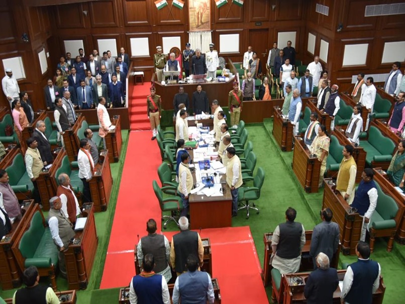 CG Assembly Session: किसान आत्महत्या का मामला सदन में गूंजा, विपक्ष ने वॉकआउट से पहले क्या कहा? जानिए