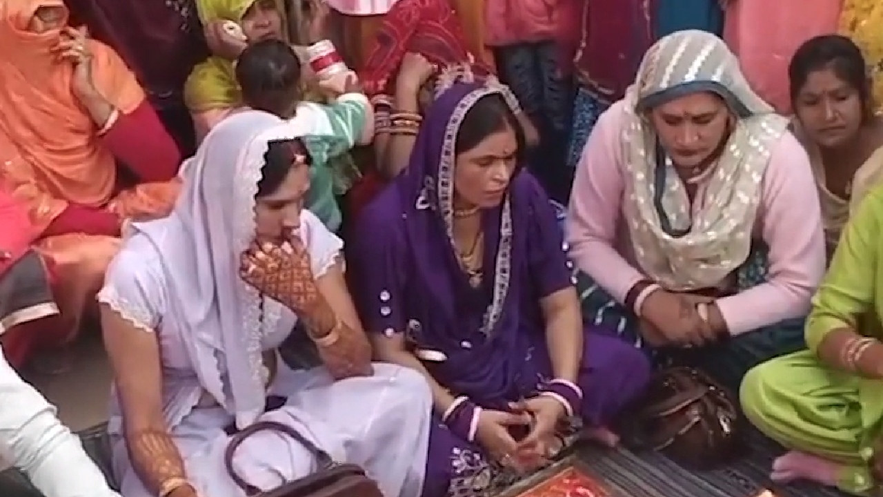 तारानगर  कि सुनिता किन्नर ने कायम की मिसाल, बिना बाप की बेटी का भरा भात