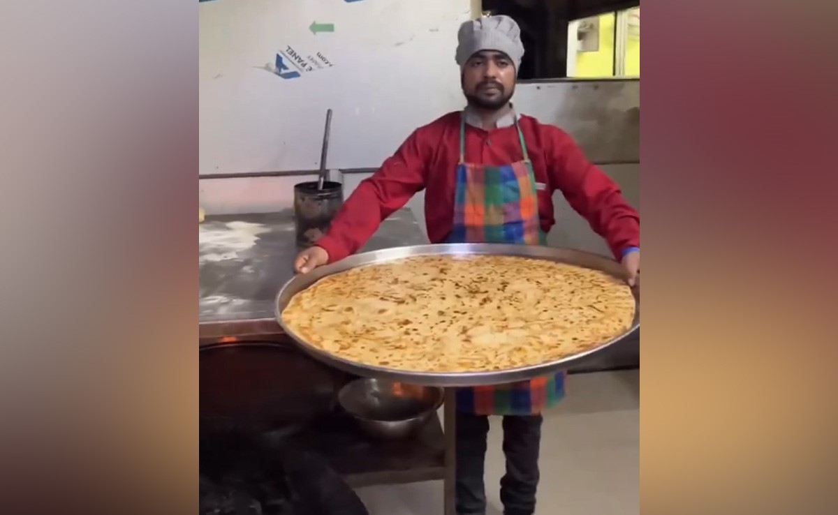 बड़े पराठे को देखने के बाद बोले आनंद महिंद्रा, इसके सामने पिज्जा कौन पसंद करेगा? अभिषेक बच्चन ने कह दी बड़ी बात