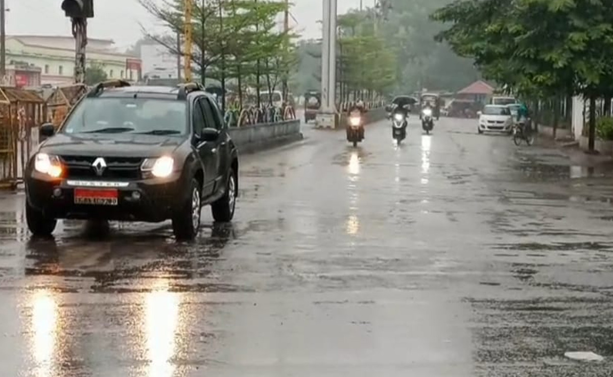 Chhattisgarh Weather Today: मिचौंग तूफ़ान के असर ने बढ़ाई किसानों की चिंता, जानिए आज कैसा रहेगा मौसम