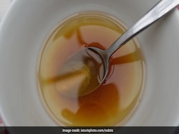 त्वचा को 10 गुना बेहतर बना देता है कुंकुमादि तेल, घर में कैसे बनाएं यह तेल जान लीजिए आप भी  त्वचा को 10 गुना बेहतर बना देता है कुंकुमादि तेल, घर में कैसे बनाएं यह तेल जान लीजिए आप भी