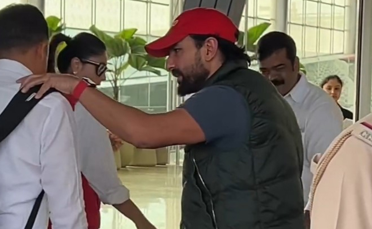 Bollywood News : एयरपोर्ट पर अपने स्टाफ मेंबर से भिड़े 'सैफ अली खान', वीडियो आया सामने