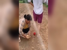 हाई हील का नहीं देखा होगा ऐसा कमाल, किसान की जुगत देख आप भी कहेंगे क्या कमाल की क्रिएटिविटी है हाई हील का नहीं देखा होगा ऐसा कमाल, किसान की जुगत देख आप भी कहेंगे क्या कमाल की क्रिएटिविटी है