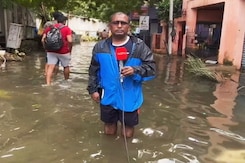Chennai's Low-Lying Areas Still Submerged, Stranded People Seek Better Coordination Chennai's Low-Lying Areas Still Submerged, Stranded People Seek Better Coordination