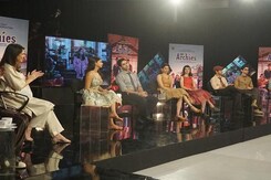 <i>The Archies </i>Gang Dances To Va Va Voom In NDTV Studio <i>The Archies </i>Gang Dances To Va Va Voom In NDTV Studio