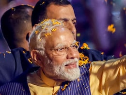 कोलकाता में पीएम मोदी का रोड शो, बीजेपी ने ममता पर लगाया ये बड़ा आरोप कोलकाता में पीएम मोदी का रोड शो, बीजेपी ने ममता पर लगाया ये बड़ा आरोप
