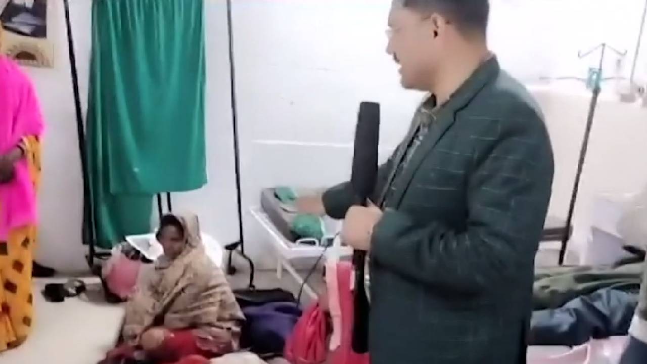 सीधी में ठंड में रात गुजारने को क्यों मजबूर हैं मरीजों के परिजन?