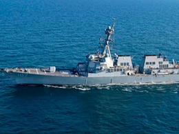 अपहृत श्रीलंकाई जहाज को बचाने में मदद कर रही भारतीय नौसेना अपहृत श्रीलंकाई जहाज को बचाने में मदद कर रही भारतीय नौसेना