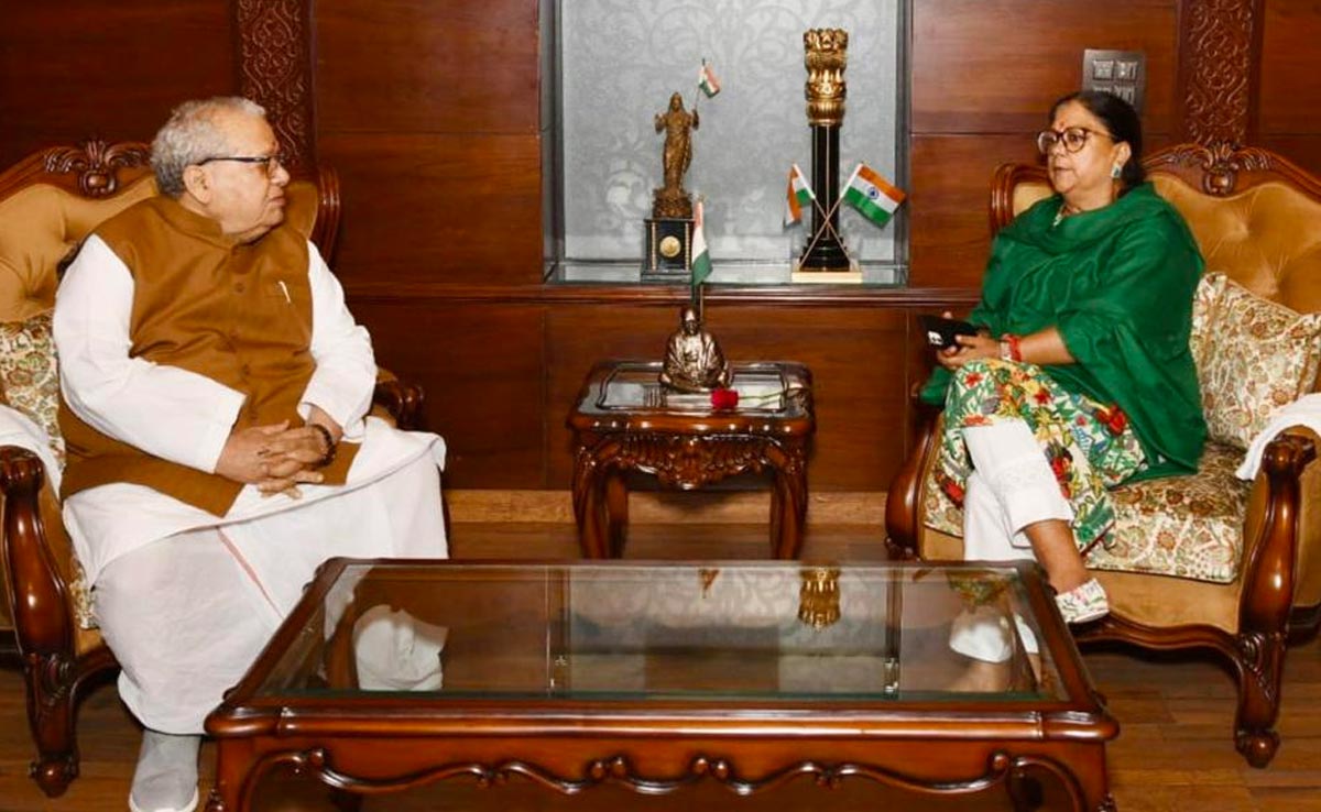 राजस्थान के रिजल्ट से पहले RSS ऑफिस और राजभवन पहुंचीं वसुंधरा राजे, बढ़ीं सियासी हलचलें