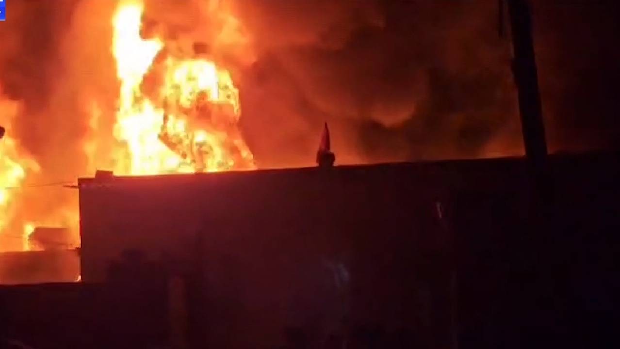 Sri Ganganagar News: टायर गोदाम में भीषण आग लगने से हुआ लाखों का नुकसान