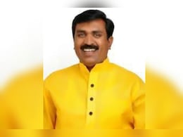 Maheshwar Assembly Seat: महेश्वर सीट पर चली बदलाव की बयार, कांग्रेस को हराकर BJP ने की वापसी Maheshwar Assembly Seat: महेश्वर सीट पर चली बदलाव की बयार, कांग्रेस को हराकर BJP ने की वापसी