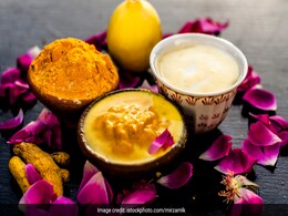 विंटर में ड्राई स्किन से बचाएंगे हल्दी से तैयार ये फेस पैक, घर पर चुटकियों में हो जाएगा रेडी विंटर में ड्राई स्किन से बचाएंगे हल्दी से तैयार ये फेस पैक, घर पर चुटकियों में हो जाएगा रेडी
