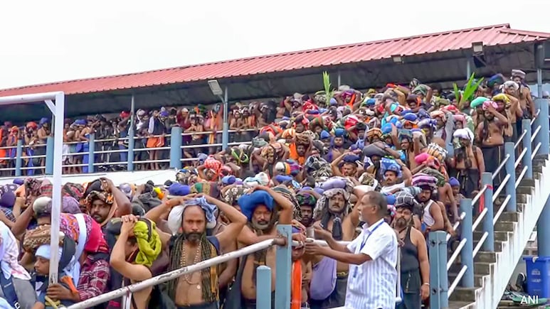 Woman, 58, Collapses And Dies In Sabarimala Temple <i>Darshan</i> Queue