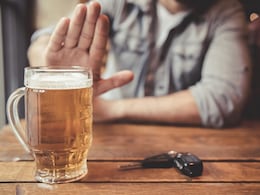 कम नशीला मानकर पीते हैं बियर या वाइन, तो ISWAI की ये रिपोर्ट तोड़ सकती है आपका वहम... कम नशीला मानकर पीते हैं बियर या वाइन, तो ISWAI की ये रिपोर्ट तोड़ सकती है आपका वहम...