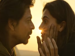 आ गया 'डंकी' ड्रॉप 5, शाहरुख खान का रोमांटिक अंदाज देख फैंस बोले- ब्लॉकबस्टर तो है पक्की आ गया 'डंकी' ड्रॉप 5, शाहरुख खान का रोमांटिक अंदाज देख फैंस बोले- ब्लॉकबस्टर तो है पक्की