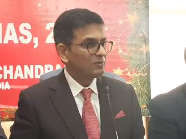 Watch: Chief Justice Sings Carols At Christmas Event In Supreme Court