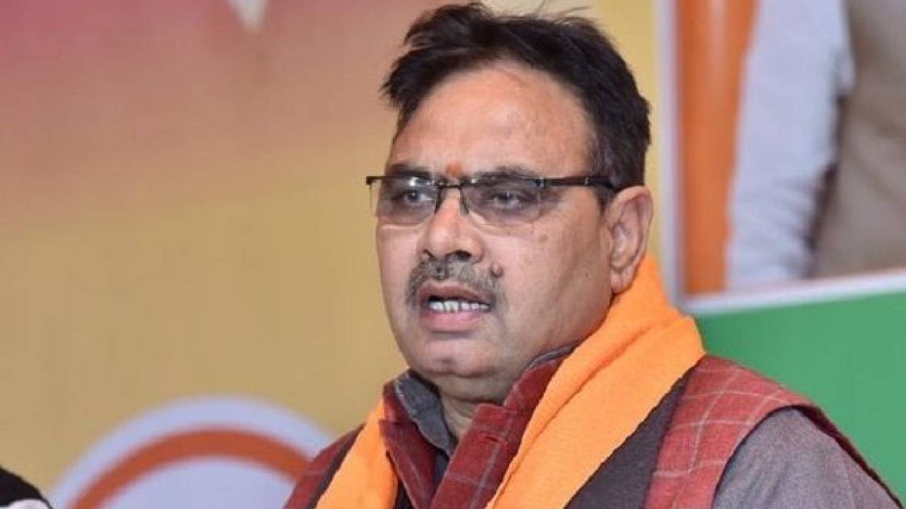 राजस्थान में पेट्रोल-डीजल हुआ सस्ता, कैबिनेट मीटिंग के बाद CM भजनलाल ने वैट कम करने का किया ऐलान राजस्थान में पेट्रोल-डीजल हुआ सस्ता, कैबिनेट मीटिंग के बाद CM भजनलाल ने वैट कम करने का किया ऐलान