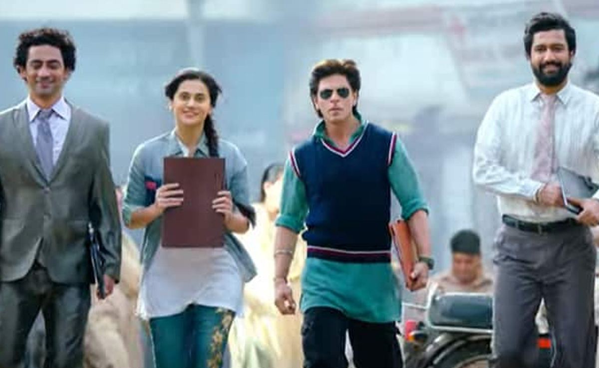 Shah Rukh Khan की Dunki सिनेमाघरों में हुई Release, जानिए फिल्म में देखने को क्या कुछ मिलेगा