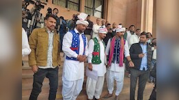 Rajasthan Assembly Session: आदिवासी विधायकों ने ली कुदरत की शपथ, पारंपरिक आदिवासी परिधान में शपथ लेने पहुंचे सदन