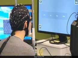 Scientist Develop First Mind-Reading Helmet That Can Write What You Think Scientist Develop First Mind-Reading Helmet That Can Write What You Think