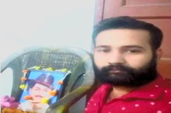 संसद की सुरक्षा में सेंध केस: ललित, महेश ने मोबाइल फोन जलाएं- सूत्र संसद की सुरक्षा में सेंध केस: ललित, महेश ने मोबाइल फोन जलाएं- सूत्र