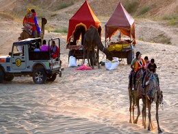 Jaisalmer Weather: तपते रेतीले धोरों में बढ़ने लगी ठिठुरन, इस मौसम में जैसलमेर आते हैं सबसे ज्यादा पर्यटक Jaisalmer Weather: तपते रेतीले धोरों में बढ़ने लगी ठिठुरन, इस मौसम में जैसलमेर आते हैं सबसे ज्यादा पर्यटक
