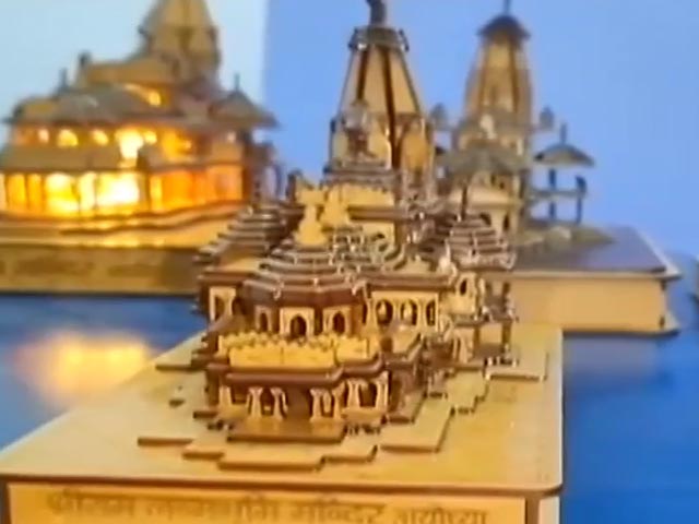 प्रयागराज में बन रहे हैं राम मंदिर के 1 लाख माॅडल, फ़िनिशिंग देखकर हैरान हो रहे लोग