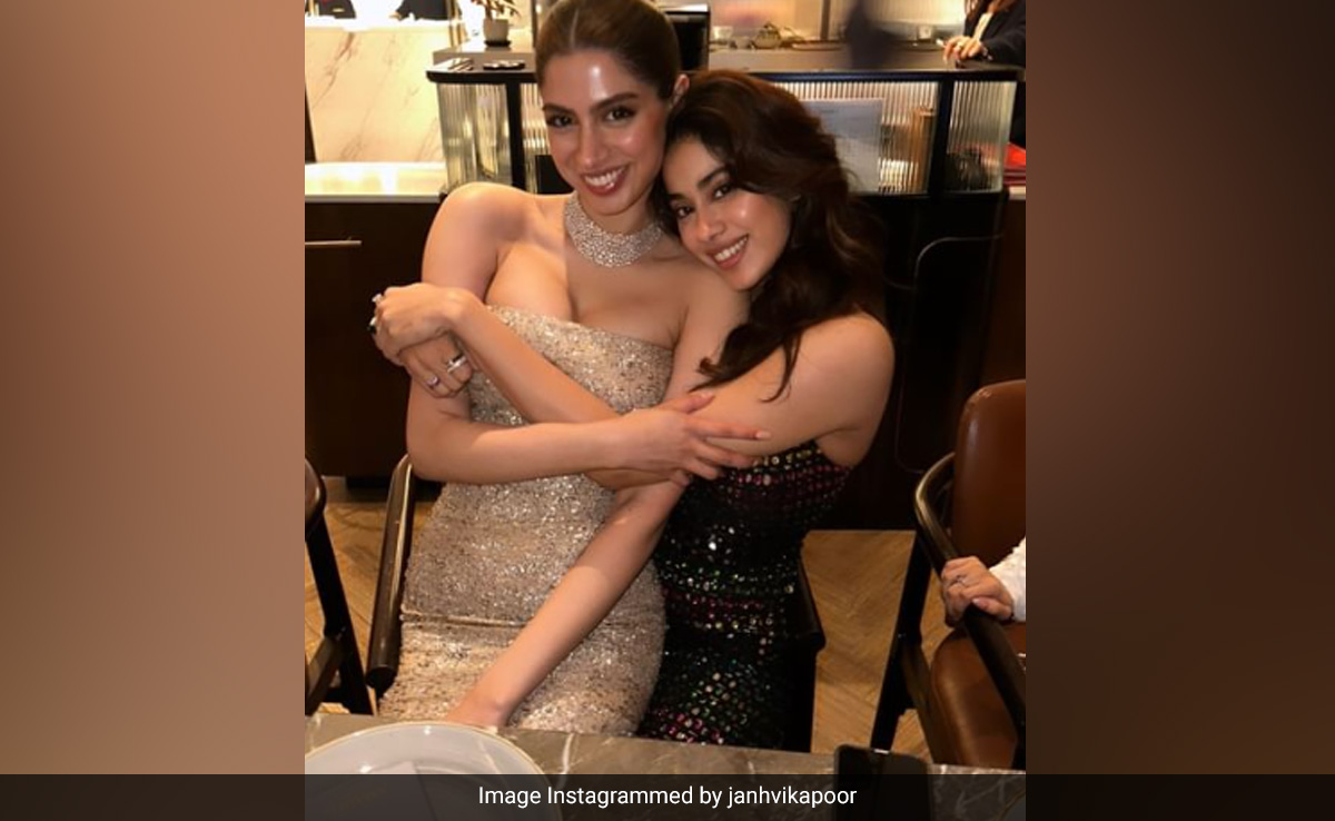 Janhvi Kapoor's Big Shout Out To Sister Khushi On Her Acting Debut: "You Are Magical"