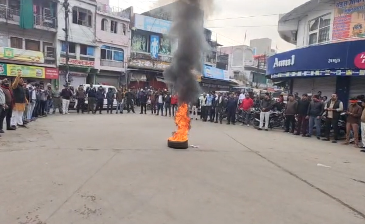 Sukhdev Gogamedi Murder: सुखदेव सिंह गोगामेड़ी की हत्या पर राजस्थान में उबाल, जयपुर, नागौर, अलवर और कोटा समेत कई ज़िलों में बंद का आह्वान