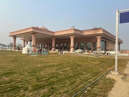 मंदिर की तर्ज पर बना... 821 एकड़ में फैला, तस्वीरों में देखें अयोध्या का श्रीराम अंतरराष्ट्रीय हवाई अड्डा मंदिर की तर्ज पर बना... 821 एकड़ में फैला, तस्वीरों में देखें अयोध्या का श्रीराम अंतरराष्ट्रीय हवाई अड्डा