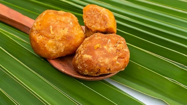 Jaggery is a good source of iron, which is essential for the production of haemoglobin