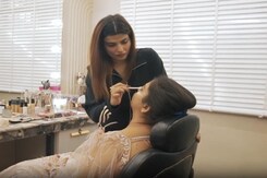 Long Veils To Low Makeup, Celeb Wedding Trends Making And Shaking Up Shaadi Season | Shaadi Mubaarak Long Veils To Low Makeup, Celeb Wedding Trends Making And Shaking Up Shaadi Season | Shaadi Mubaarak