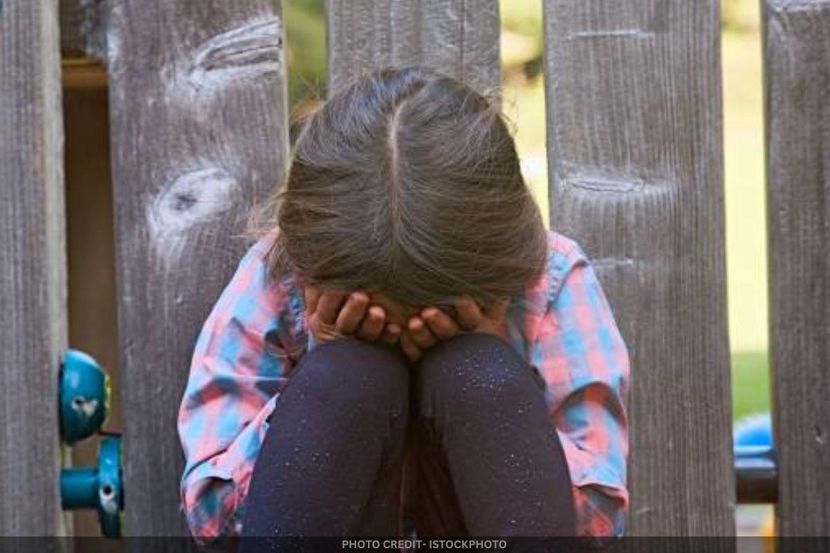 ढाई साल की भतीजी से चाचा ने किया दुष्कर्म, आरोपी के भरोसे छोड़कर शॉपिंग पर निकला था परिवार