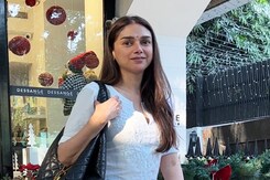 कैजुअल लुक में नज़र आईं बॉलीवुड एक्ट्रेस अदिति राव हैदरी कैजुअल लुक में नज़र आईं बॉलीवुड एक्ट्रेस अदिति राव हैदरी