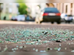 Car Driven By Drunk Man With Fractured Hand Hits Bikes, Cycle: 2 Killed Car Driven By Drunk Man With Fractured Hand Hits Bikes, Cycle: 2 Killed