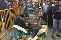 5 Killed After Truck Collides With Auto On Delhi-Agra Highway 5 Killed After Truck Collides With Auto On Delhi-Agra Highway
