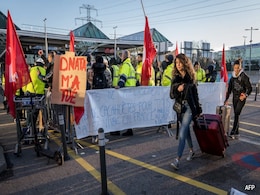 Flights Delayed At Geneva Airport As Ground Staff Go On Strike Amid Christmas Rush Flights Delayed At Geneva Airport As Ground Staff Go On Strike Amid Christmas Rush