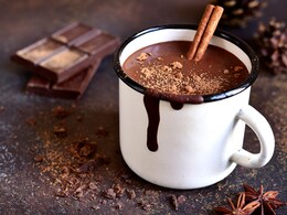 Still Having Unhealthy Hot Chocolate? Try This Nutritionist-Approved Recipe Still Having Unhealthy Hot Chocolate? Try This Nutritionist-Approved Recipe