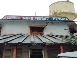 Rajasthan: पत्नी ने जहरीला दूध पिलाकर पति की ले ली जान, बच्चों को लेकर प्रेमी संग हुई फरार Rajasthan: पत्नी ने जहरीला दूध पिलाकर पति की ले ली जान, बच्चों को लेकर प्रेमी संग हुई फरार