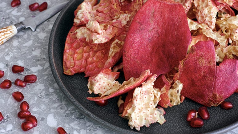 बीज ही नहीं, अनार का छिलका भी है सेहत का सुपरहीरो, बच्चों से लेकर बड़ों तक के लिए कमाल, जानें फायदे और इस्तेमाल