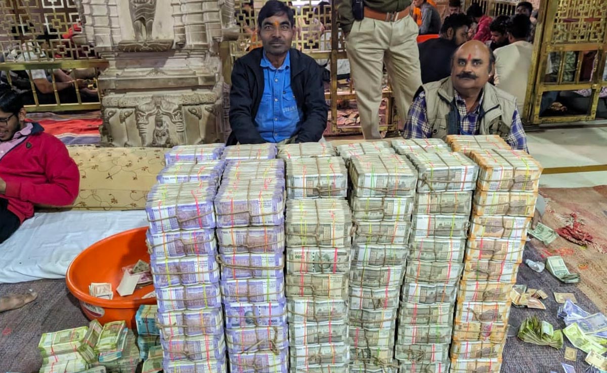 Sanwaliya Seth Temple: श्री सांवलिया सेठ के दानपात्र से निकले 12 करोड़ 35 लाख रुपए, अभी और होनी है गिनती