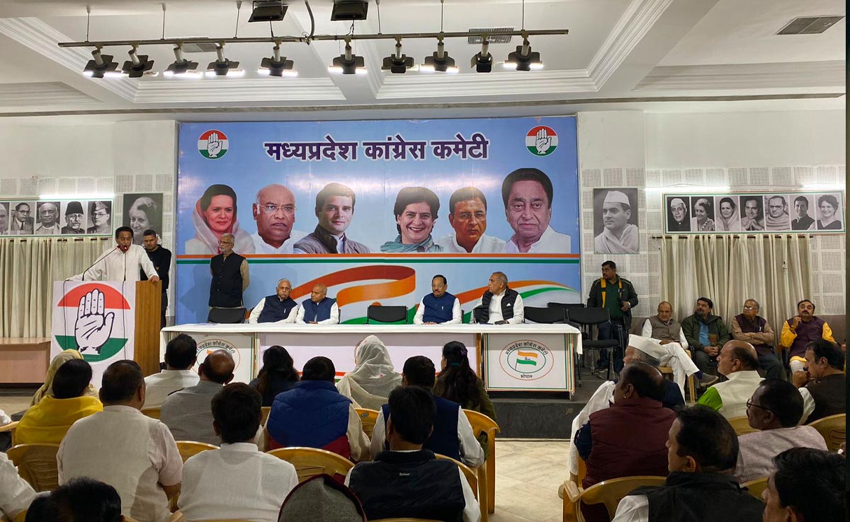 मतगणना के दौरान EVM 99% चार्ज थे...कांग्रेस प्रत्याशियों ने समीक्षा बैठक में लगाए गंभीर आरोप