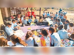 ग्रामीणों के अंदर जगा रहा शिक्षा की अलख, तो युवाओं के सपनों को आकार दे रहा यह पुस्तकालय ग्रामीणों के अंदर जगा रहा शिक्षा की अलख, तो युवाओं के सपनों को आकार दे रहा यह पुस्तकालय