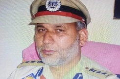 Retired Kashmir Cop Shot Dead While Praying In Mosque Retired Kashmir Cop Shot Dead While Praying In Mosque