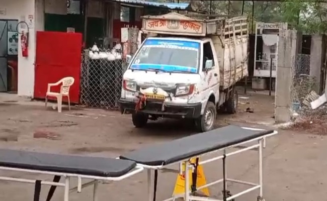 ऑक्सीजन सिलेंडर उतारने के दौरान हुआ विस्फोट, मजदूर के उड़े चिथड़े, हॉस्पिटल पर केस दर्ज