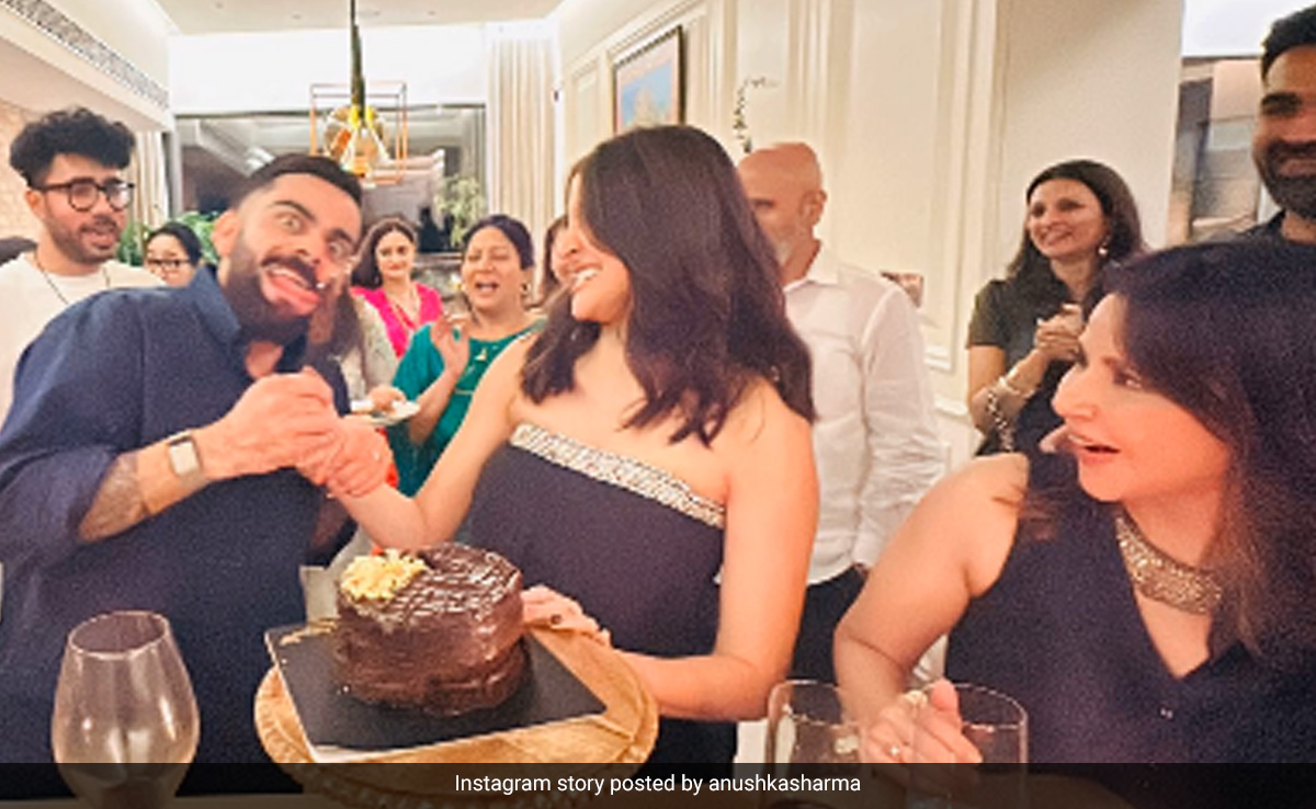 Bollywood News : विराट-अनुष्का ने ऐसे सेलिब्रेट की अपनी छठवीं एनिवर्सरी, देखिए फोटो
