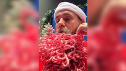 Watch: American Man Attached 187 Christmas-Special Candy Canes To His Beard And Broke Guinness World Records